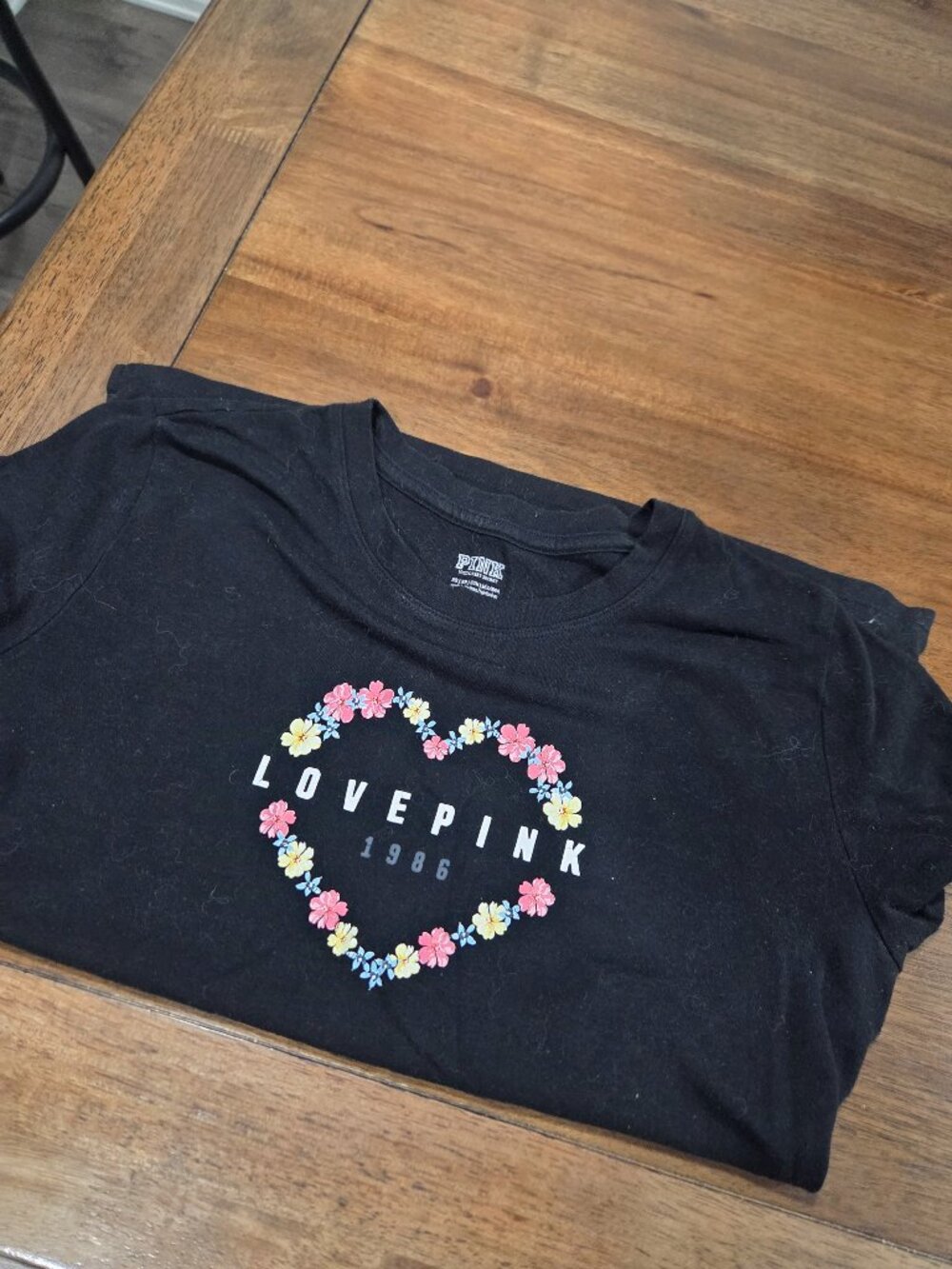 VS Pink tee